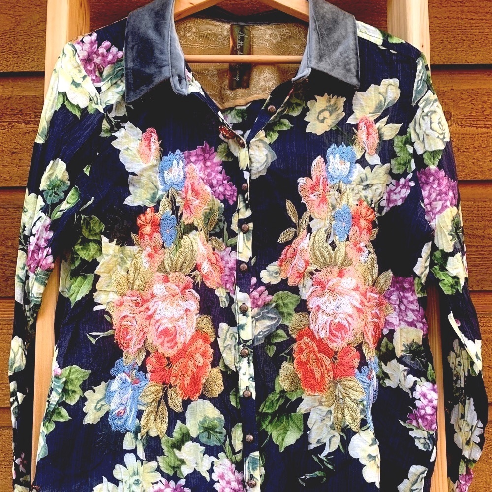 Aratta Silent Journey Womens Blouse